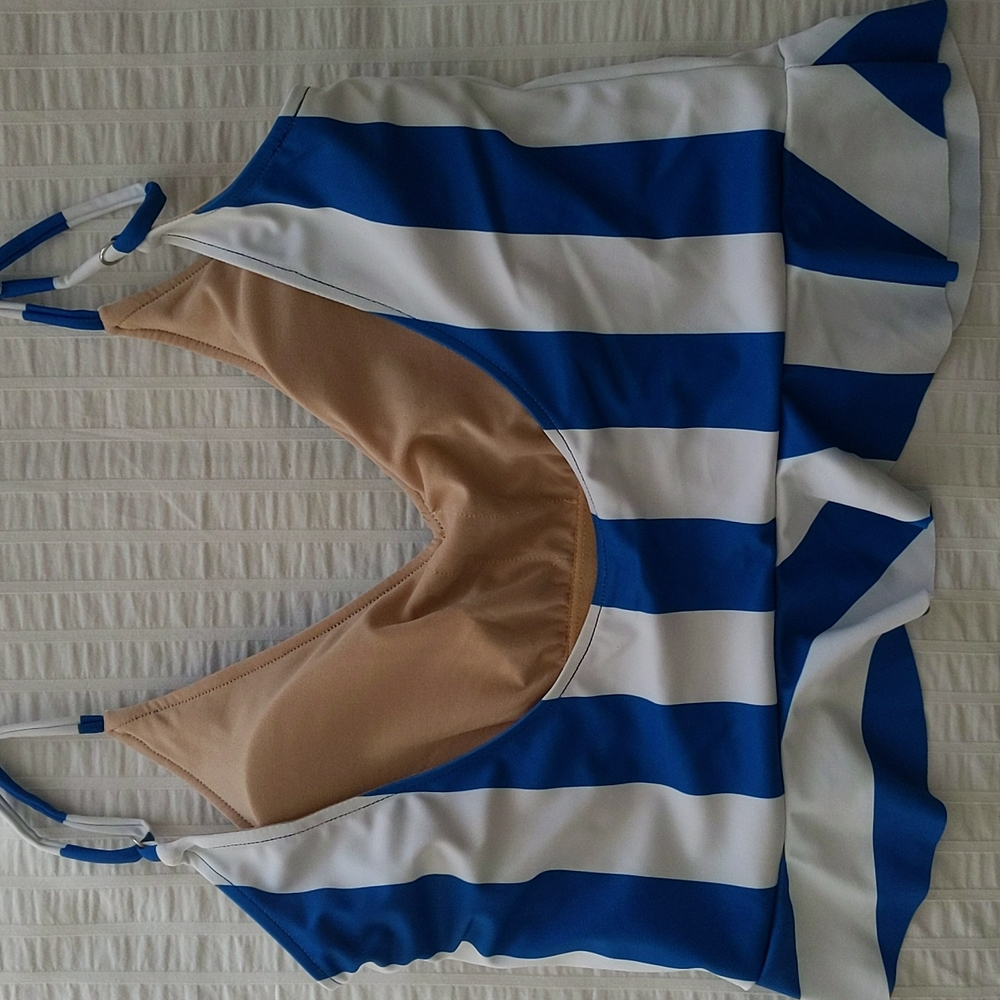 Kortni Jeane Swim Top - Picture 2 of 4